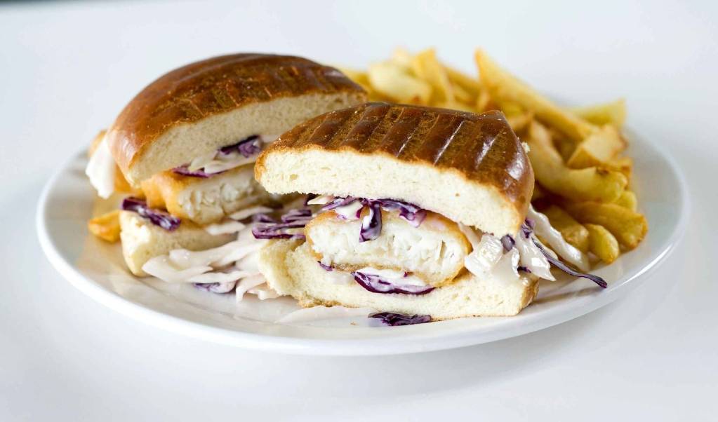 Harbourside Fish And Chips | restaurant | 180 Sandalwood Pkwy E, Brampton, ON L6Z 1Y4, Canada | 9058403474 OR +1 905-840-3474