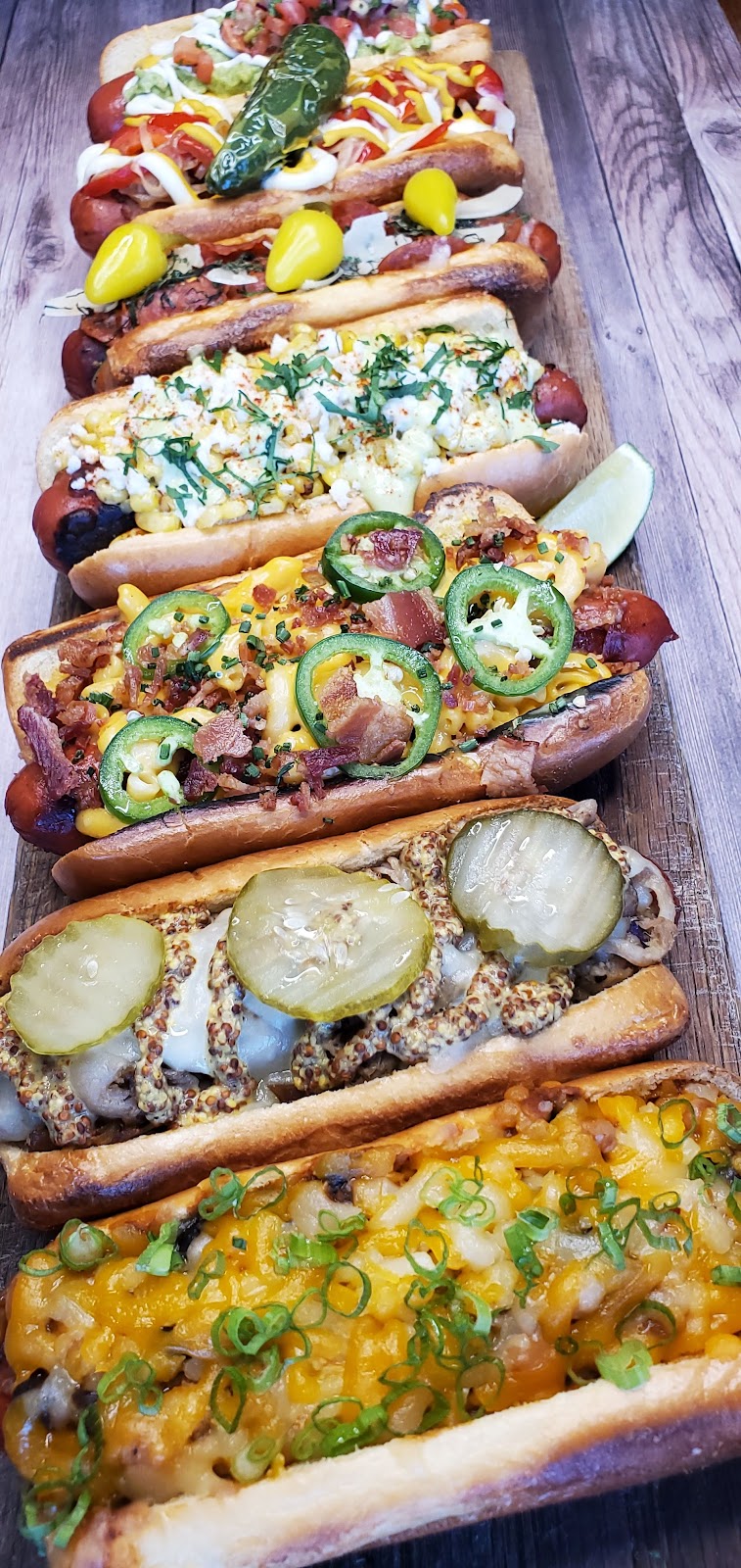 Woofers Hot Dogs | restaurant | 3959 Wilshire Blvd Suite B11, Los Angeles, CA 90010, USA | 2134412330 OR +1 213-441-2330