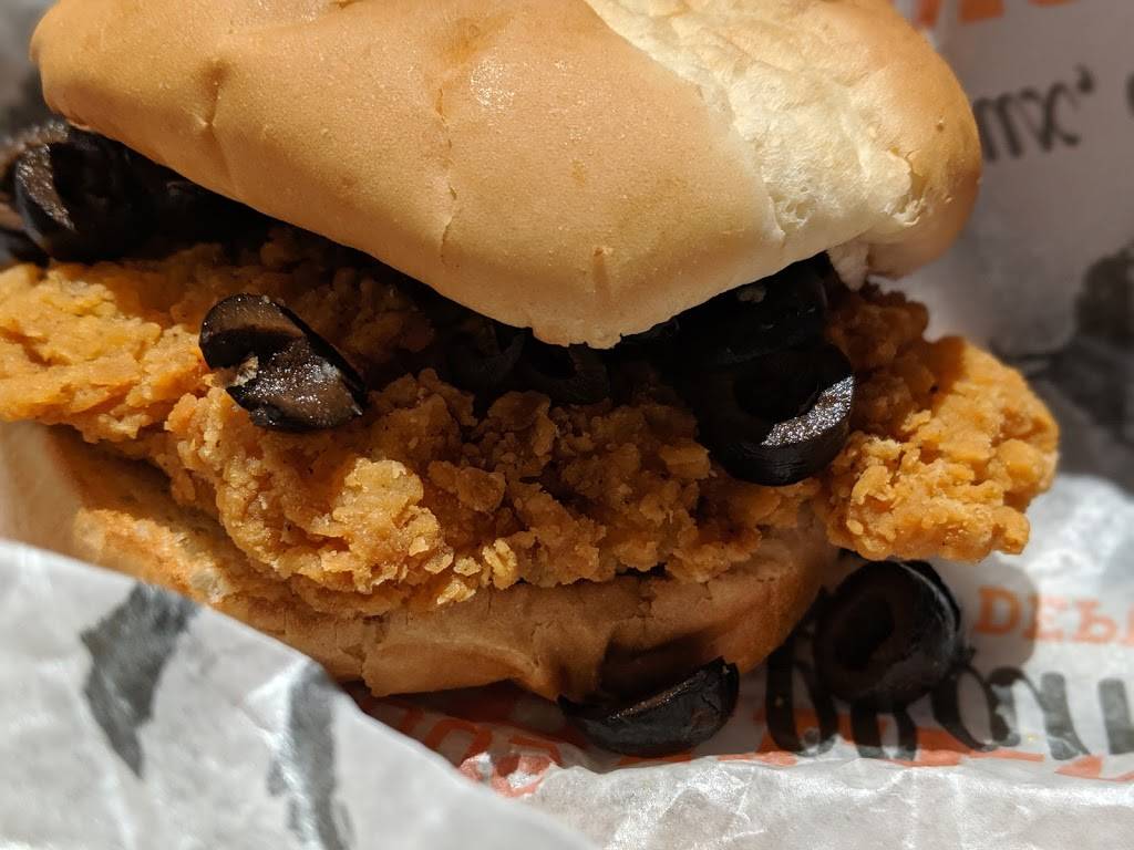 St-Hubert Express Casselman | restaurant | 16 Industria, Casselman, ON K0A 1M0, Canada | 6137642280 OR +1 613-764-2280