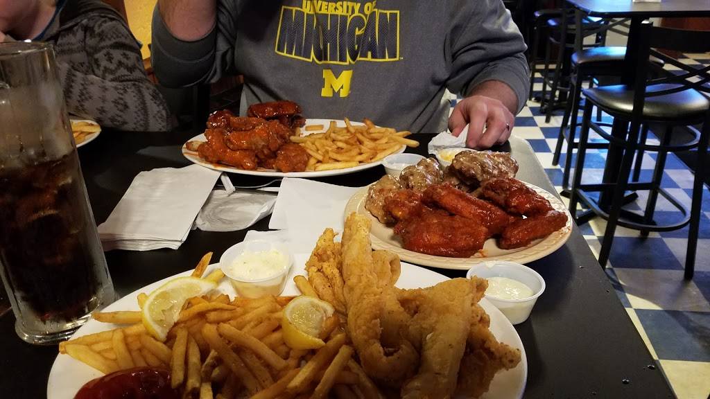 Kristis Pour House | restaurant | 211 E Main St, Hart, MI 49420, USA | 2318732378 OR +1 231-873-2378