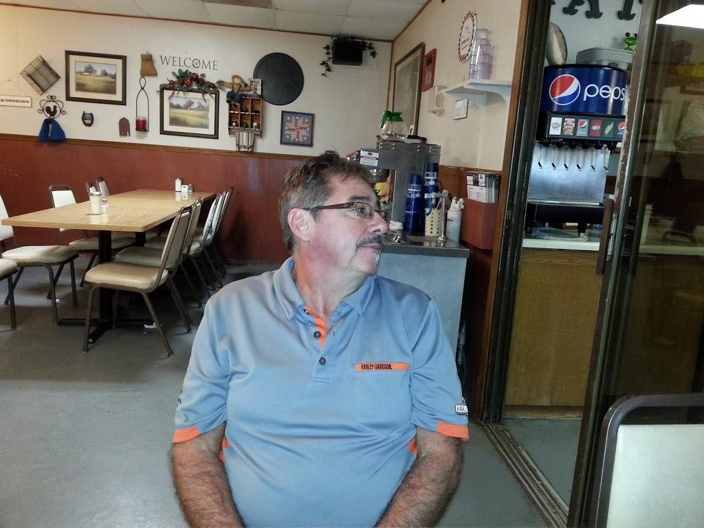 Triangle Restaurant | restaurant | 326 S Forrest St, Douglass, KS 67039, USA | 3167462071 OR +1 316-746-2071