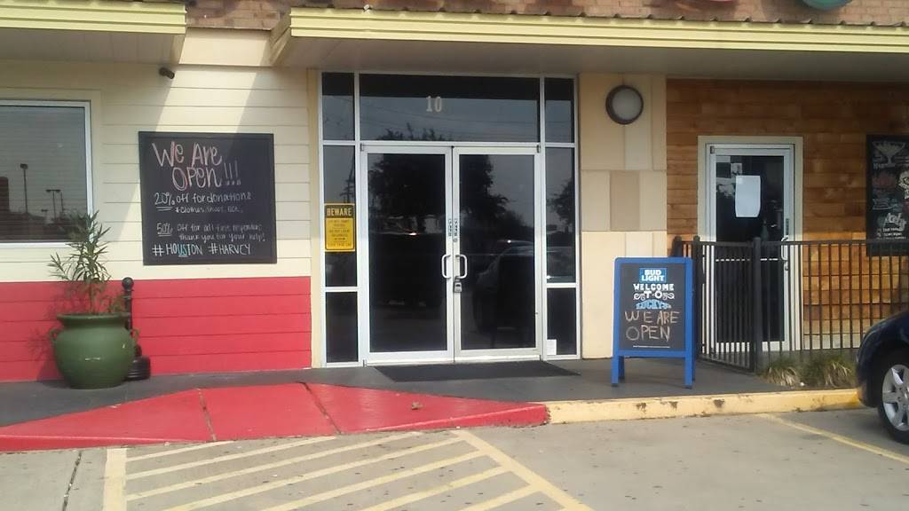 Luckys Pub | restaurant | 17754 Katy Fwy, Houston, TX 77094, USA | 2812067369 OR +1 281-206-7369