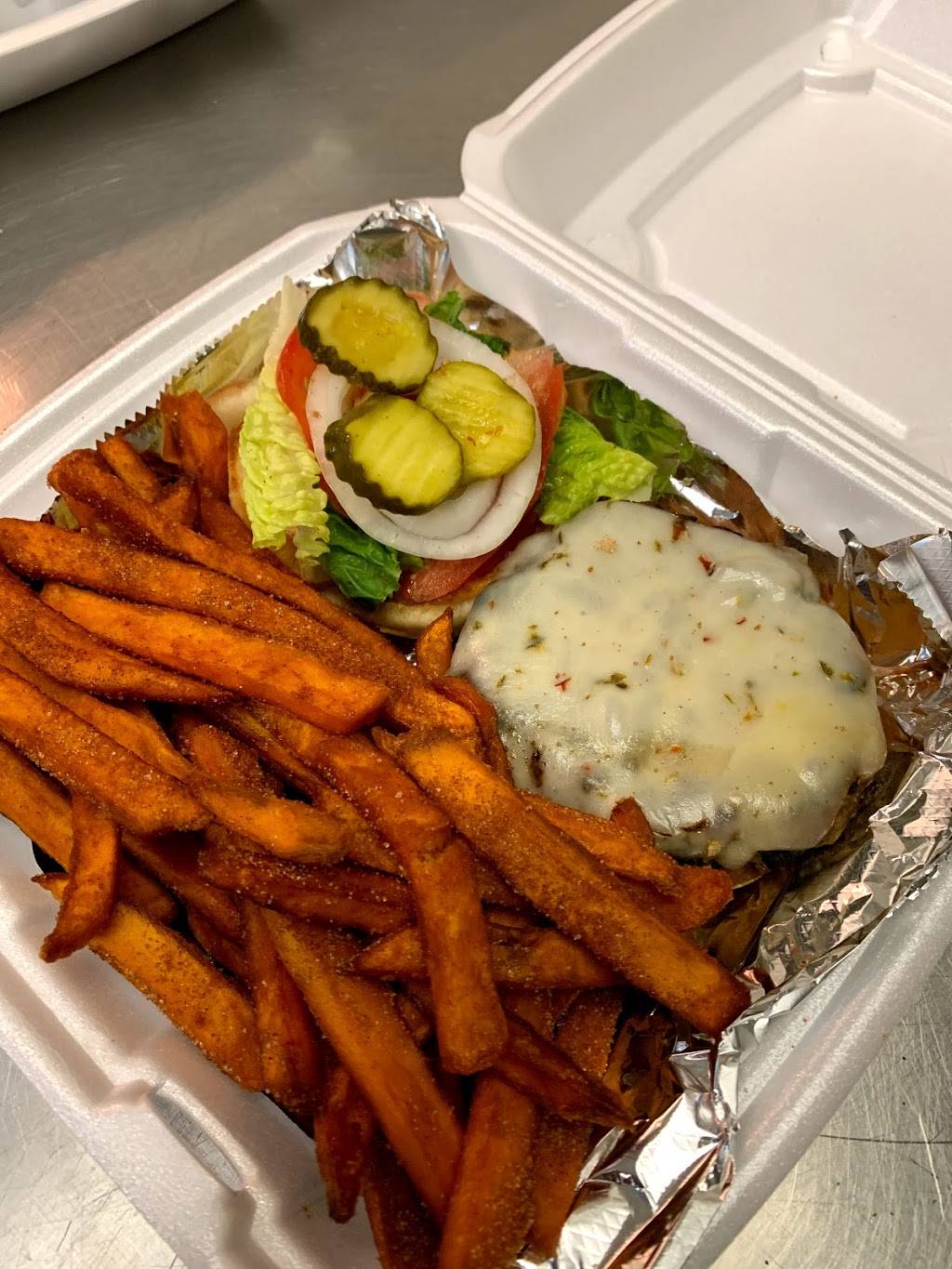 7 Cravings | restaurant | 3101 West 25th St Off, Clark Ave, Cleveland, OH 44109, USA | 2163314350 OR +1 216-331-4350