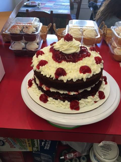 Main Street Sweets & Café | bakery | 136 E King St, Strasburg, VA 22657, USA | 5403335028 OR +1 540-333-5028