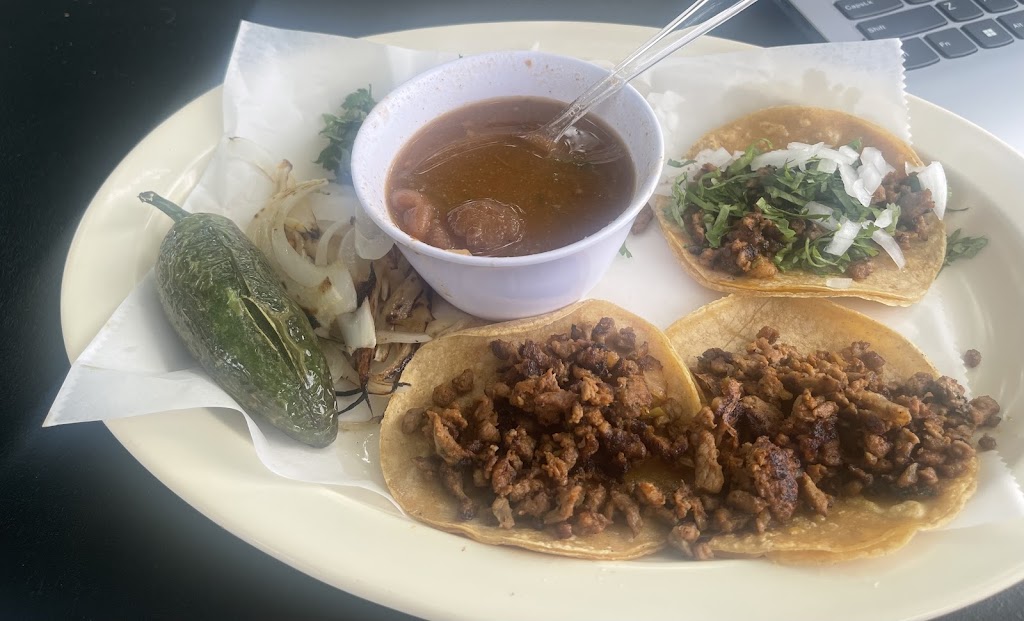 Guanatos Mexican Food | restaurant | 4004 Farm-To-Market Rd 78 Unit 2, McQueeney, TX 78123, USA | 2103473418 OR +1 210-347-3418