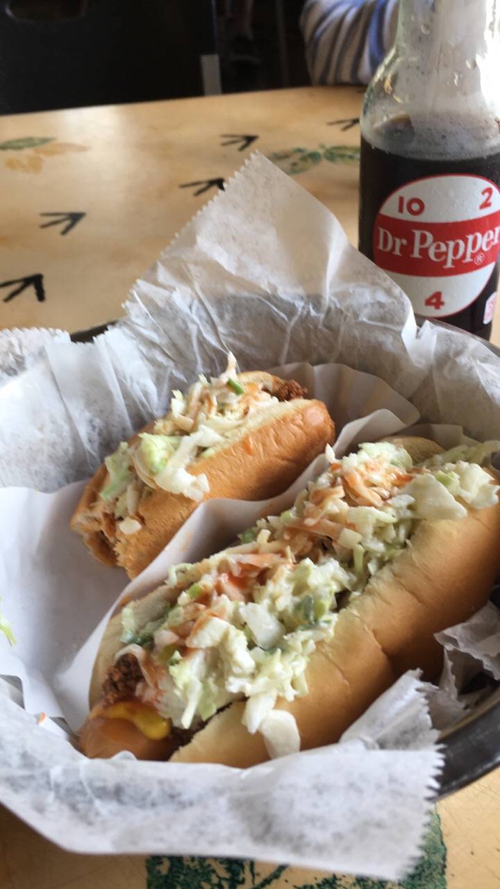 The Dog House | restaurant | 605 N Main St, Campobello, SC 29322, USA | 8644684458 OR +1 864-468-4458