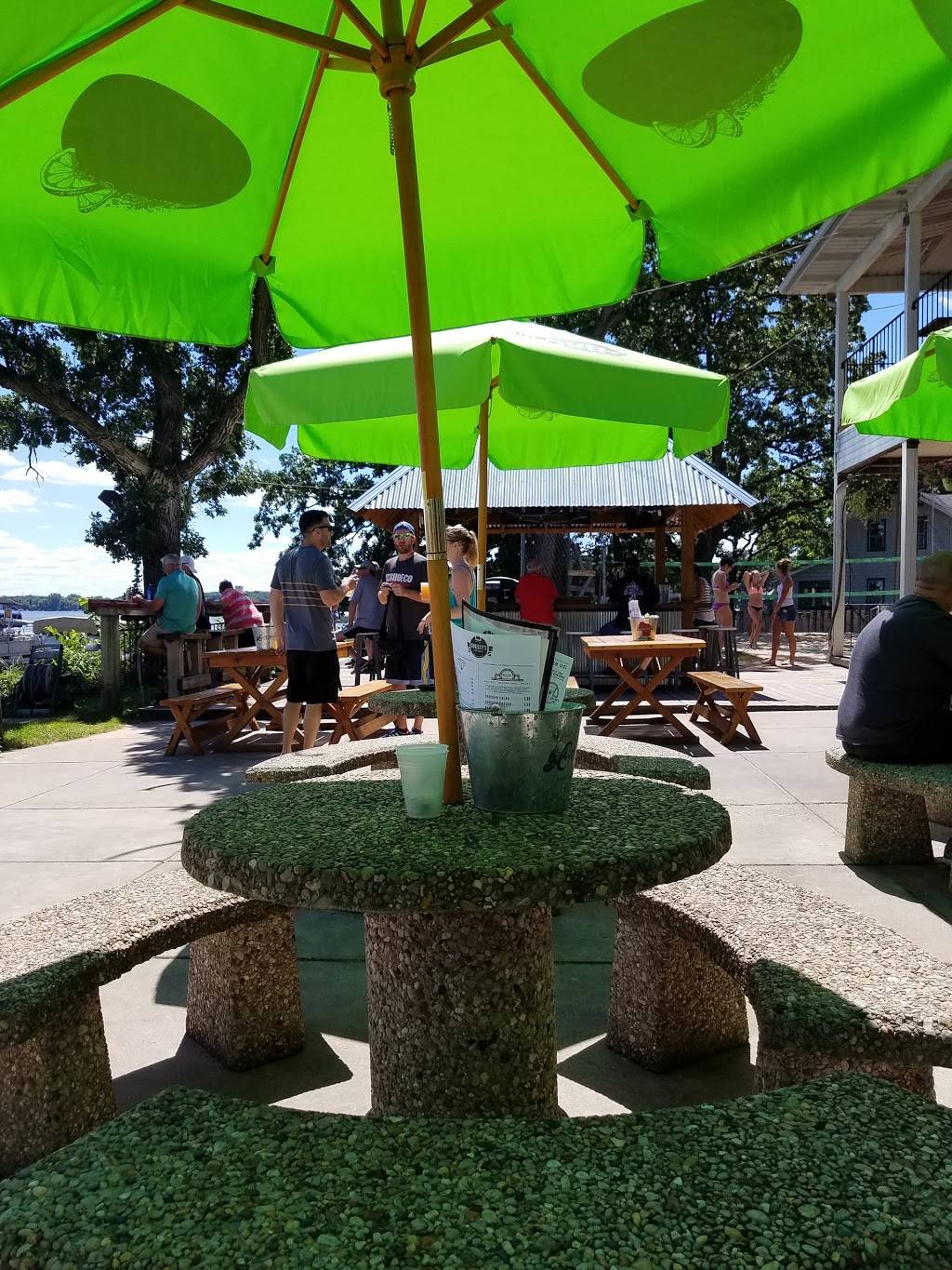 Christys Landing | restaurant | 2952 Waubesa Ave, Madison, WI 53711, USA | 6082225391 OR +1 608-222-5391