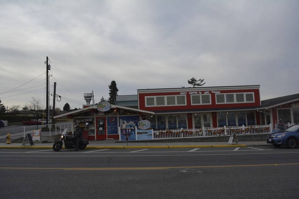 Bobs Chowder Bar & BBQ Salmon | restaurant | 3320 Commercial Ave, Anacortes, WA 98221, USA | 3602998000 OR +1 360-299-8000