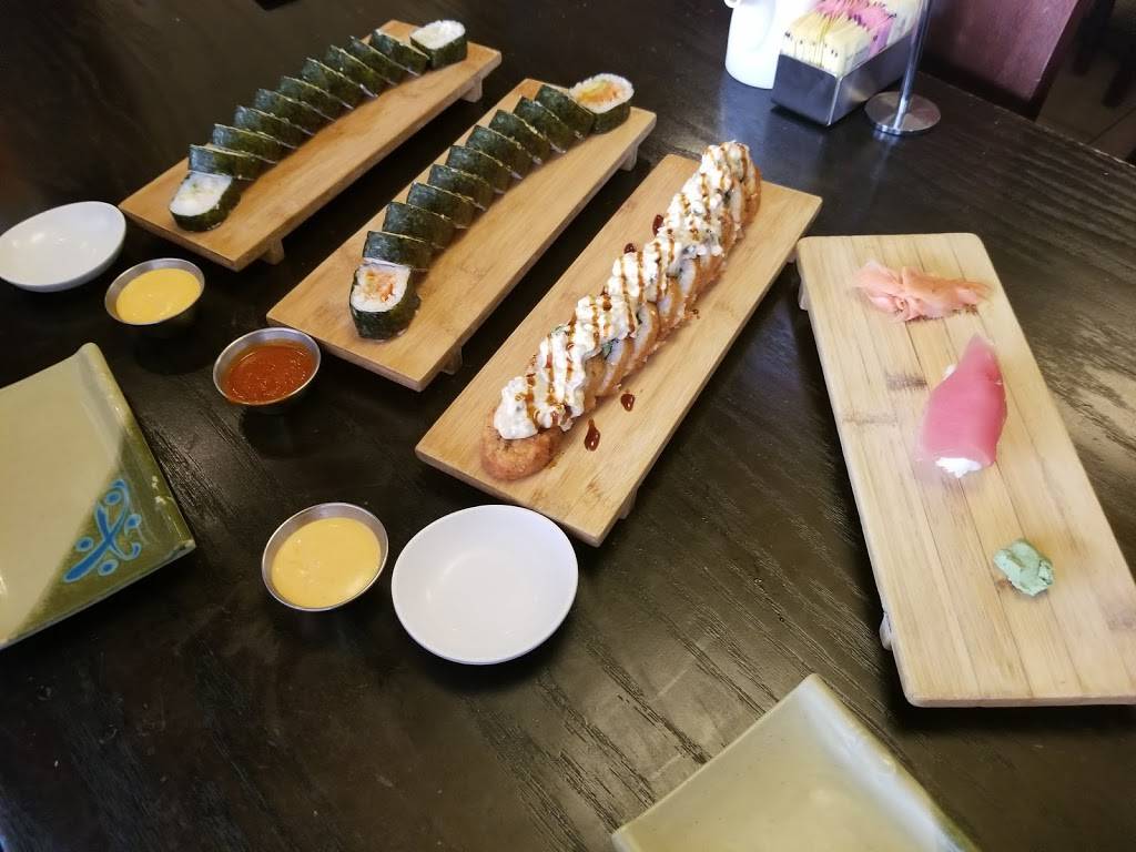 Katsura Sushi Bar | restaurant | 5380 N Mesa St #101, El Paso, TX 79912, USA | 9155846160 OR +1 915-584-6160