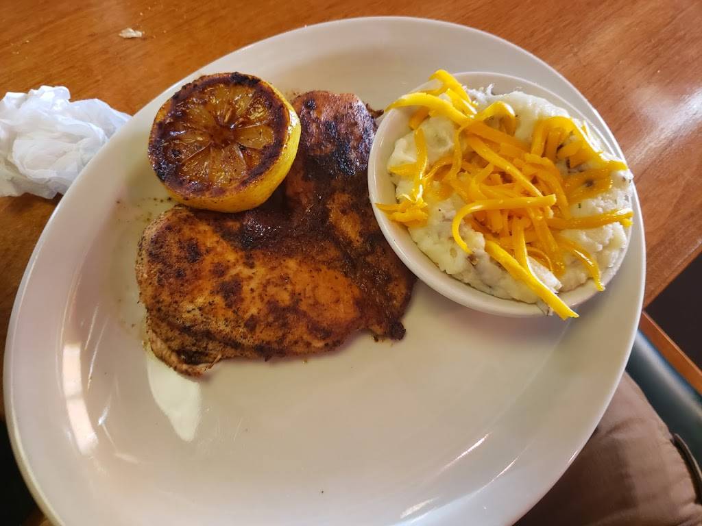 Texas Roadhouse | restaurant | 1203 Vann Dr, Jackson, TN 38305, USA | 7314998695 OR +1 731-499-8695