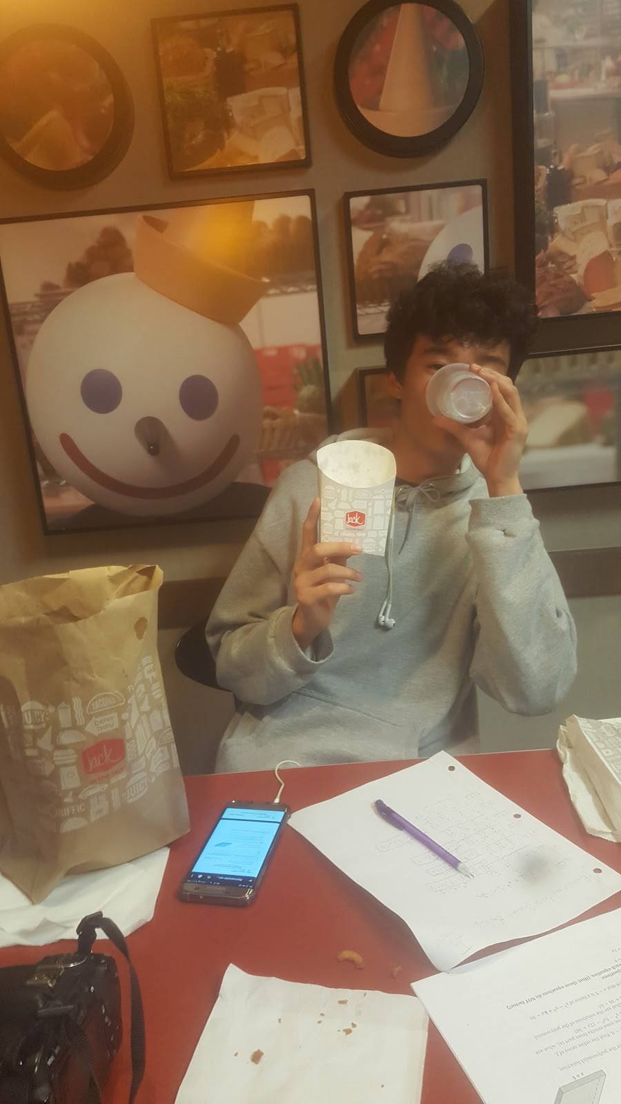 Jack in the Box | restaurant | 11102 Brimhall Rd, Bakersfield, CA 93312, USA | 6615895810 OR +1 661-589-5810