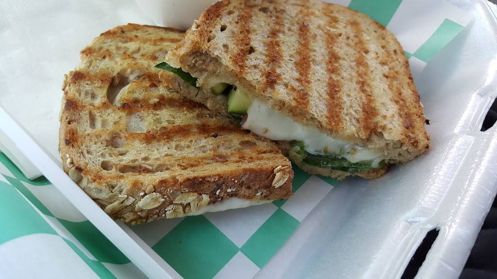 La Berry Frozen Yogurt & Ice-Cream Cafe | restaurant | 20304 Trout Creek Dr #101, Tampa, FL 33647, USA | 8138034559 OR +1 813-803-4559