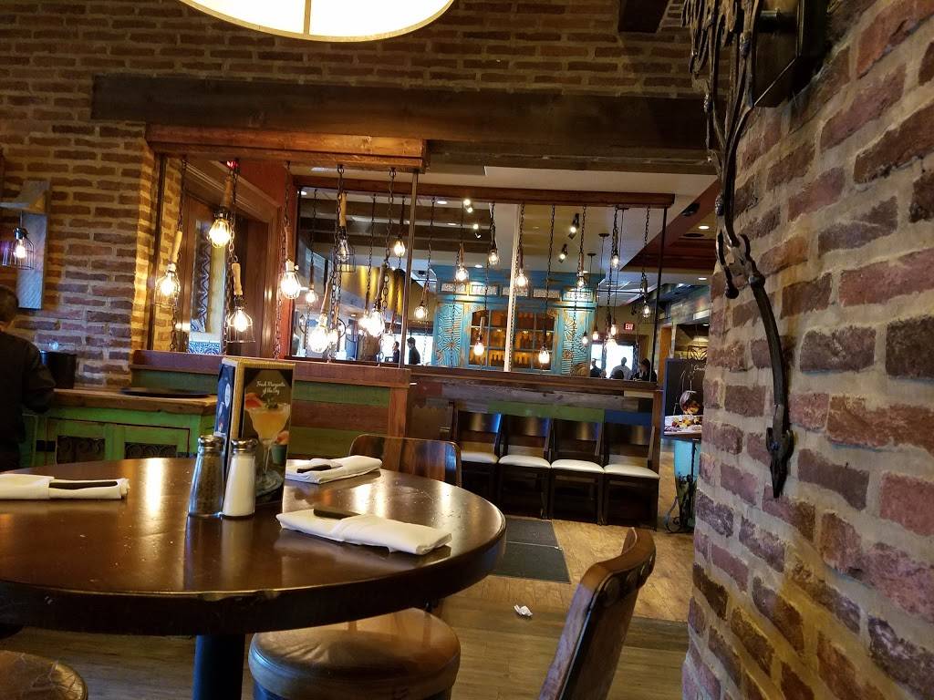 Uncle Julios Mexican From Scratch | restaurant | Hawthorn Center, 850 N Milwaukee Ave, Vernon Hills, IL 60061, USA | 2245130300 OR +1 224-513-0300