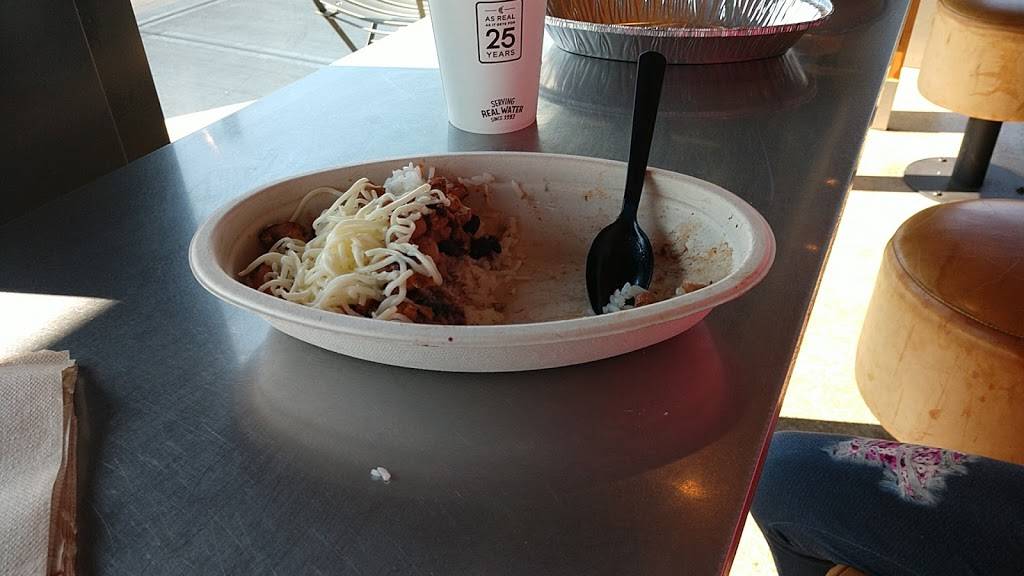 Chipotle Mexican Grill | restaurant | 1469 S Court St, Circleville, OH 43113, USA | 7404200031 OR +1 740-420-0031