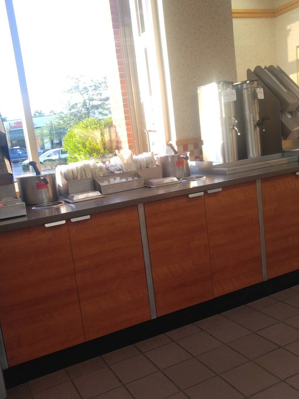 Wendys | restaurant | 871 Lincoln Way W, Chambersburg, PA 17202, USA | 7177090324 OR +1 717-709-0324