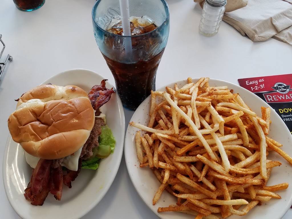 Steak n Shake | restaurant | 4074 Mall Ave, Fayetteville, AR 72703, USA | 4794446343 OR +1 479-444-6343