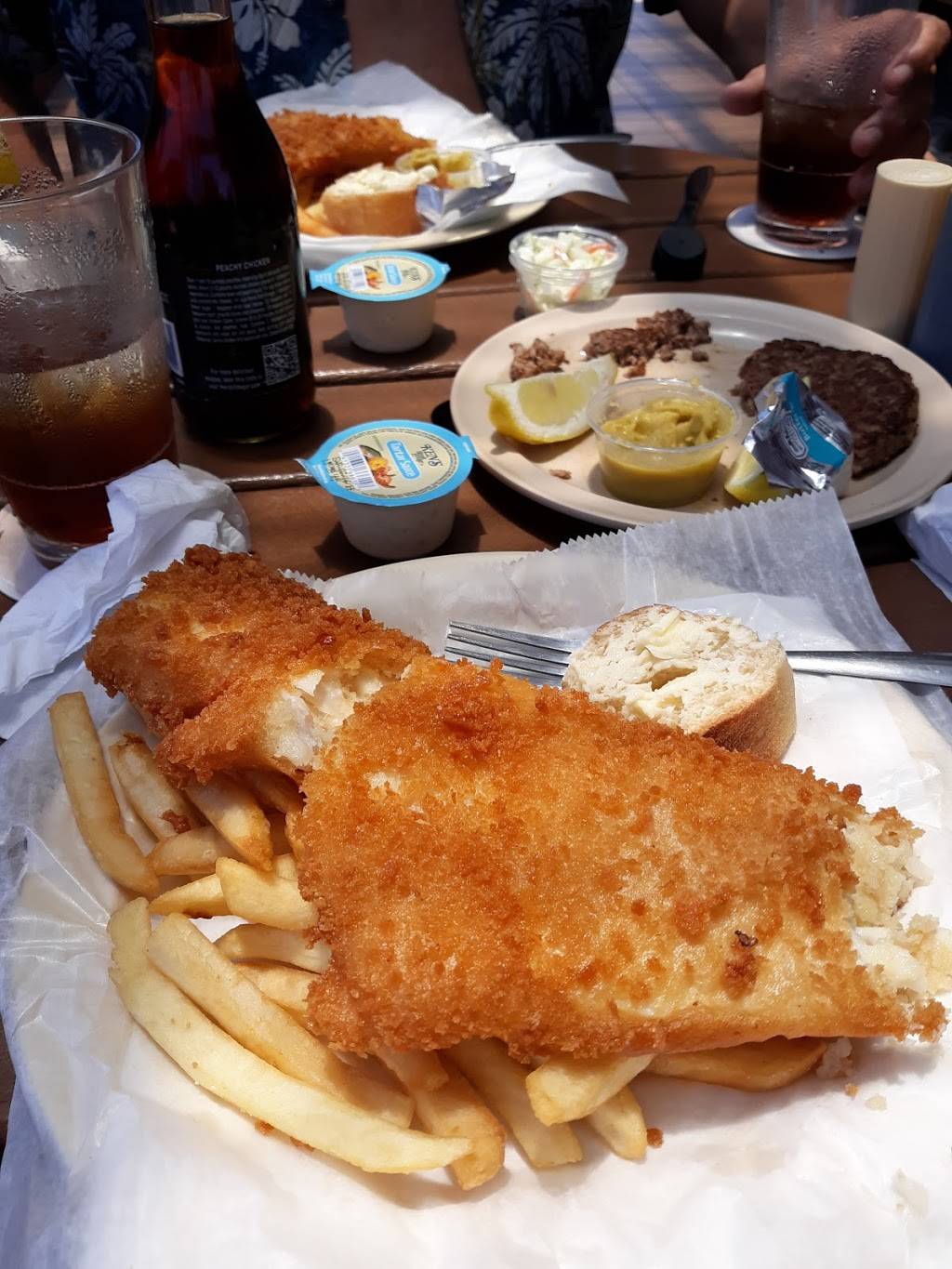 The Pig & Whistle | restaurant | 240 N Orlando Ave, Cocoa Beach, FL 32931, USA | 3217990724 OR +1 321-799-0724