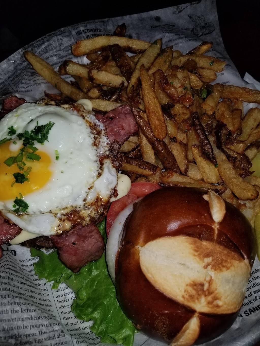 FATDUCK Tavern & Grill | restaurant | 7218 Madison St, Forest Park, IL 60130, USA | 7084881493 OR +1 708-488-1493