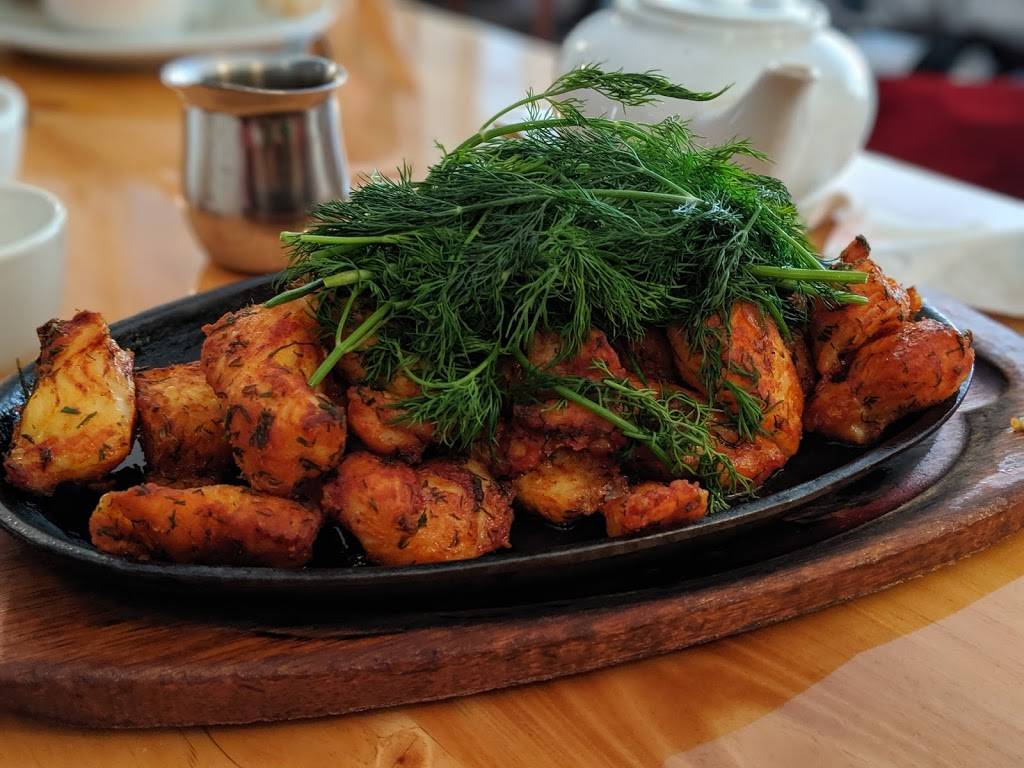 Restaurant Y Lan | restaurant | 6425 Rue Saint-Denis, Montréal, QC H2S 2R6, Canada | 5144953812 OR +1 514-495-3812