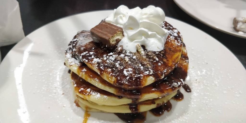 Stacks | restaurant | 1950 Lauzon Rd, Windsor, ON N8R 1A2, Canada | 5199881950 OR +1 519-988-1950
