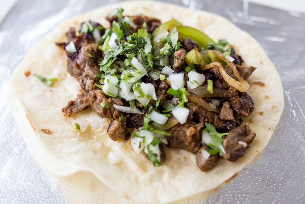 Bobcat Quickie | restaurant | 339 N Guadalupe St, San Marcos, TX 78666, USA | 5123962000 OR +1 512-396-2000