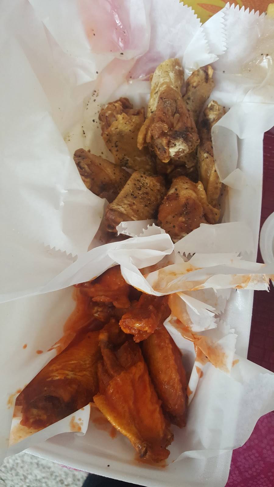 Deluxe Wingz | meal takeaway | 3869 Astrozon Blvd, Colorado Springs, CO 80916, USA | 7193921158 OR +1 719-392-1158