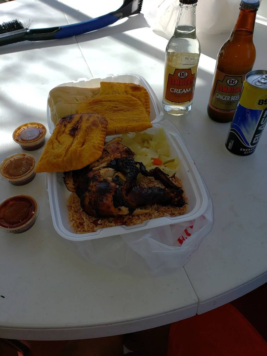 Island Vybz Restaurant and Lounge | restaurant | 2103 Maryland Ave, Baltimore, MD 21218, USA | 6679303530 OR +1 667-930-3530