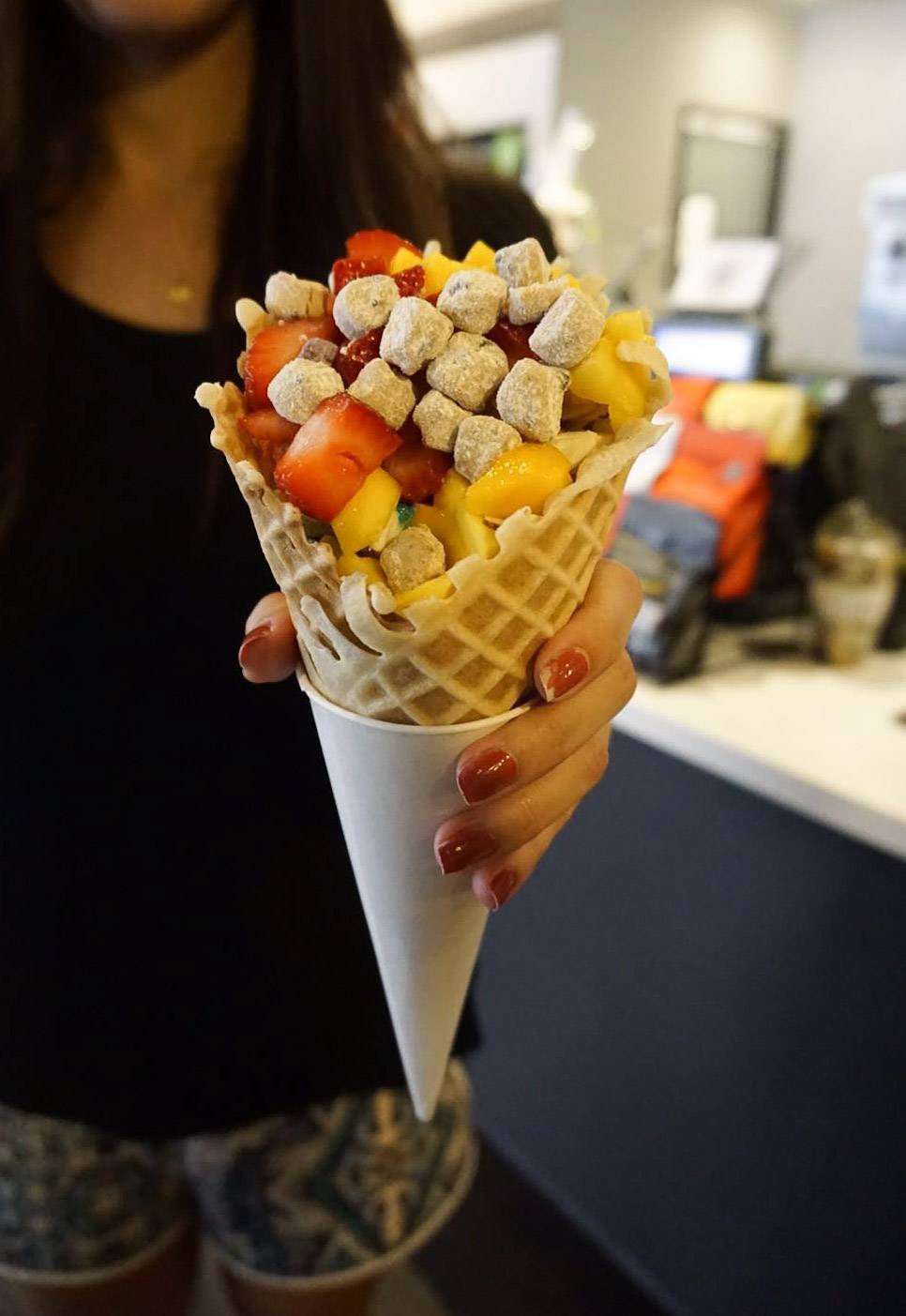 Pearings Cafe and Frozen Yogurt | cafe | 6 W Washington St, Indianapolis, IN 46204, USA | 3176086456 OR +1 317-608-6456