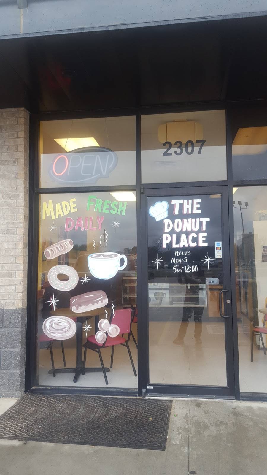 The Donut Place | restaurant | 2307 N Milt Phillips Ave, Seminole, OK 74868, USA | 4053822889 OR +1 405-382-2889