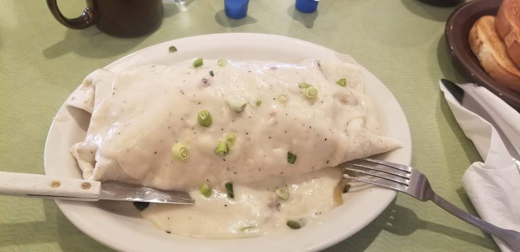 Village Inn | bakery | 921 30th Ave, Greeley, CO 80634, USA | 9703565449 OR +1 970-356-5449