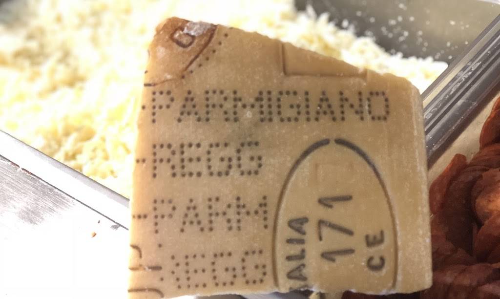 Clubhouse Pizzeria | restaurant | 141 W South St, Connellsville, PA 15425, USA | 7246032637 OR +1 724-603-2637