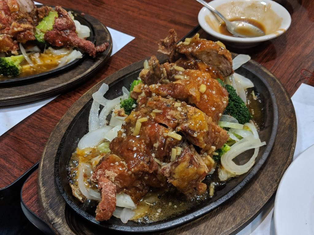 The Elephant Cafe | restaurant | 1505 N Farwell Ave, Milwaukee, WI 53202, USA | 4142209322 OR +1 414-220-9322