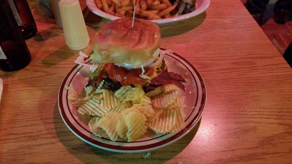 Garrett’s Pressure Crack Bar & Grill | restaurant | 928 W Houghton Lake Dr, Prudenville, MI 48651, USA | 9893667878 OR +1 989-366-7878