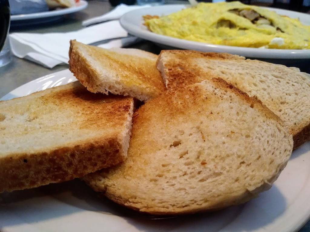 Dannys Family Dining | restaurant | 47250 Hayes Rd, Macomb, MI 48044, USA | 5867997745 OR +1 586-799-7745