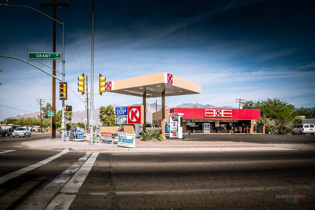 Circle K | meal takeaway | 4301 E Grant Rd, Tucson, AZ 85712, USA | 5208817348 OR +1 520-881-7348