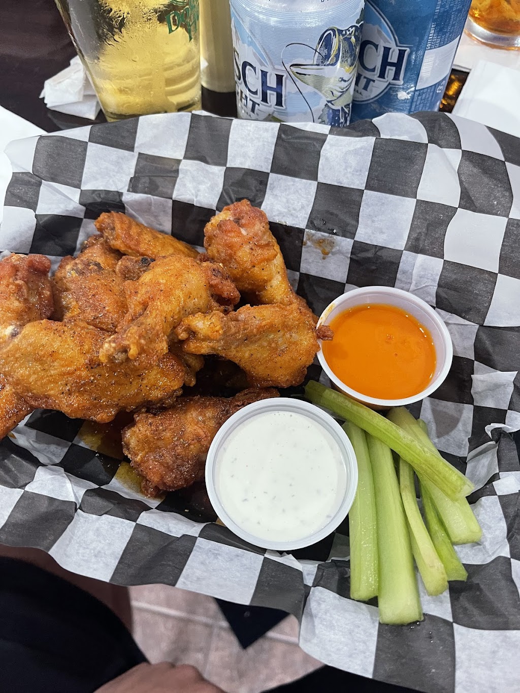 Deep creek bar and grill | restaurant | 17869 Garrett Hwy, Oakland, MD 21550, USA | 3013872424 OR +1 301-387-2424