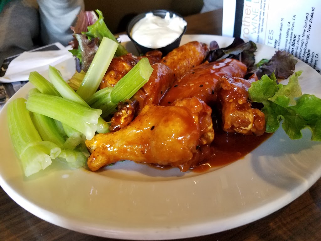 Brother Mikes Madison | restaurant | 56 Academy St, Madison, CT 06443, USA | 2032456161 OR +1 203-245-6161