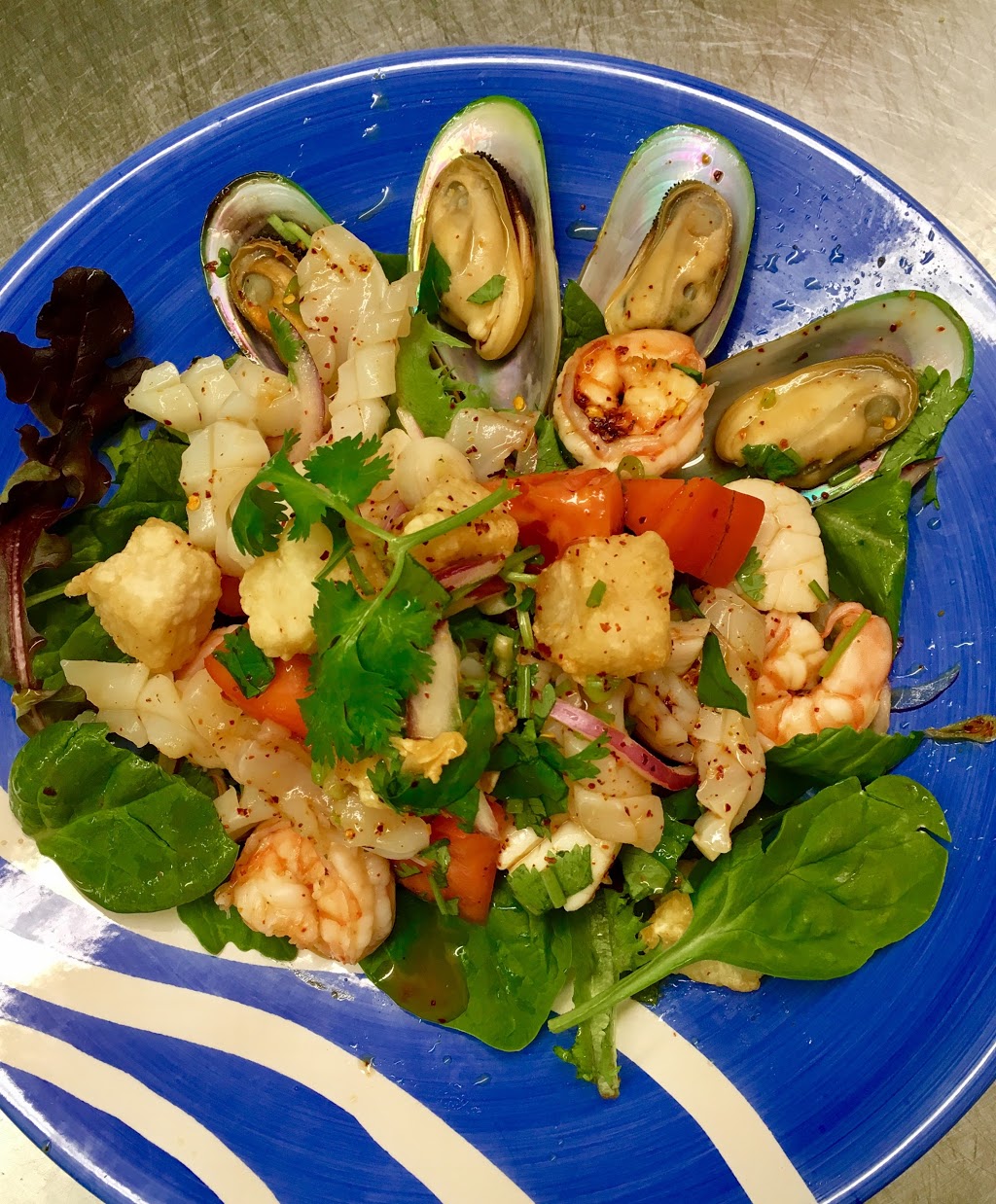 Nikis Seafood & Thai | restaurant | 22641 Canal Rd, Orange Beach, AL 36561, USA | 2519811833 OR +1 251-981-1833