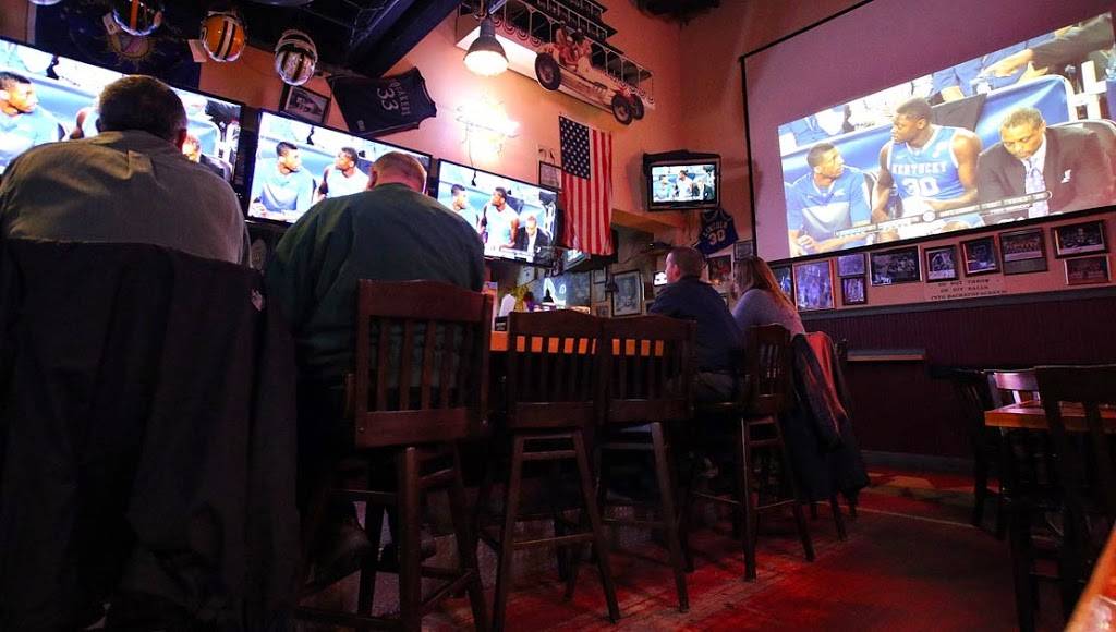 Chucks Sports Bar | restaurant | 1500 N E St, Richmond, IN 47374, USA | 7659651022 OR +1 765-965-1022