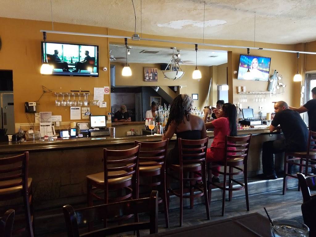 Harvard Wine & Grill | restaurant | 14201 Harvard Ave, Cleveland, OH 44128, USA | 2162951818 OR +1 216-295-1818