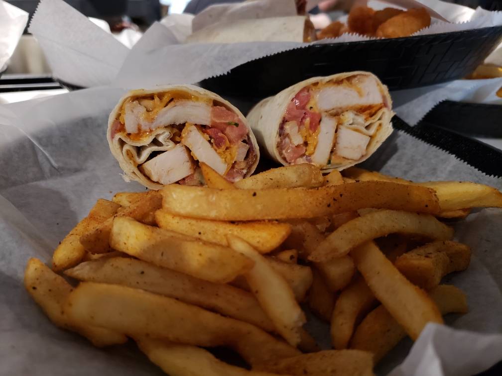 Pirates Well Restaurant & Bar | restaurant | 12041 Southern Blvd, Loxahatchee, FL 33470, USA | 5614692333 OR +1 561-469-2333