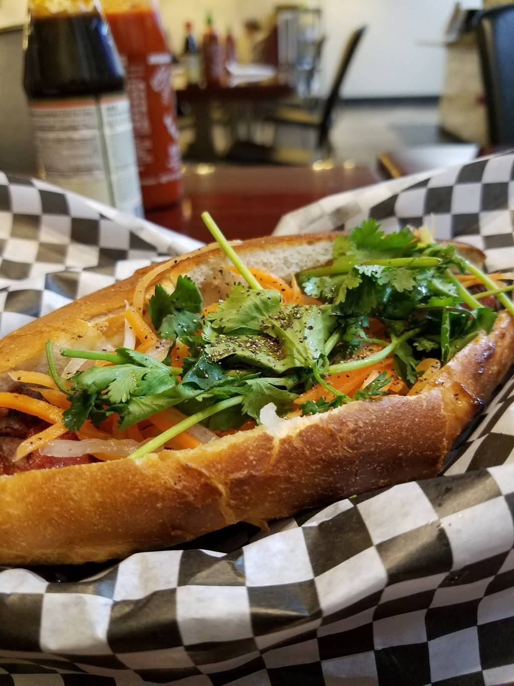 Pho N Grill | restaurant | 913 S Annie Glidden Rd, DeKalb, IL 60115, USA | 8159010374 OR +1 815-901-0374