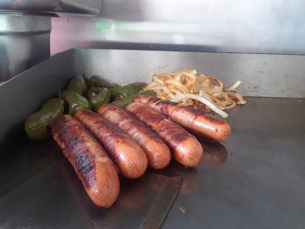 VIP Hot Dogs | restaurant | 883 E Pico Blvd, Los Angeles, CA 90021, USA | 3236299042 OR +1 323-629-9042