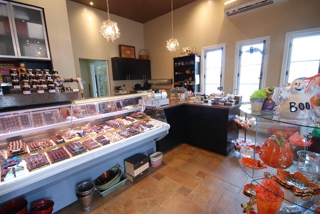 Chocolats Colombe et Bistro Colombine | restaurant | 128 Route 235 LAnge Gardien, QC J0E 1E0, Ange-Gardien, QC J0E 1E0, Canada | 4502930129 OR +1 450-293-0129