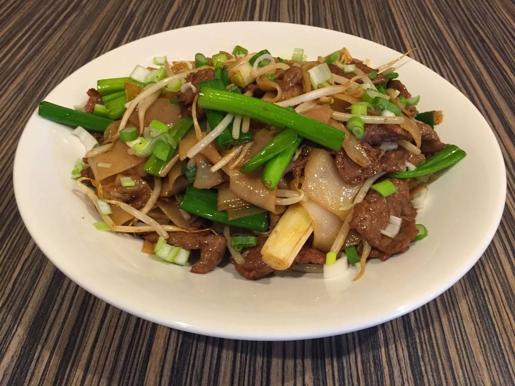 Lucky Chinese Food | restaurant | 9740 Mission Gorge Rd B, Santee, CA 92071, USA | 6195962978 OR +1 619-596-2978