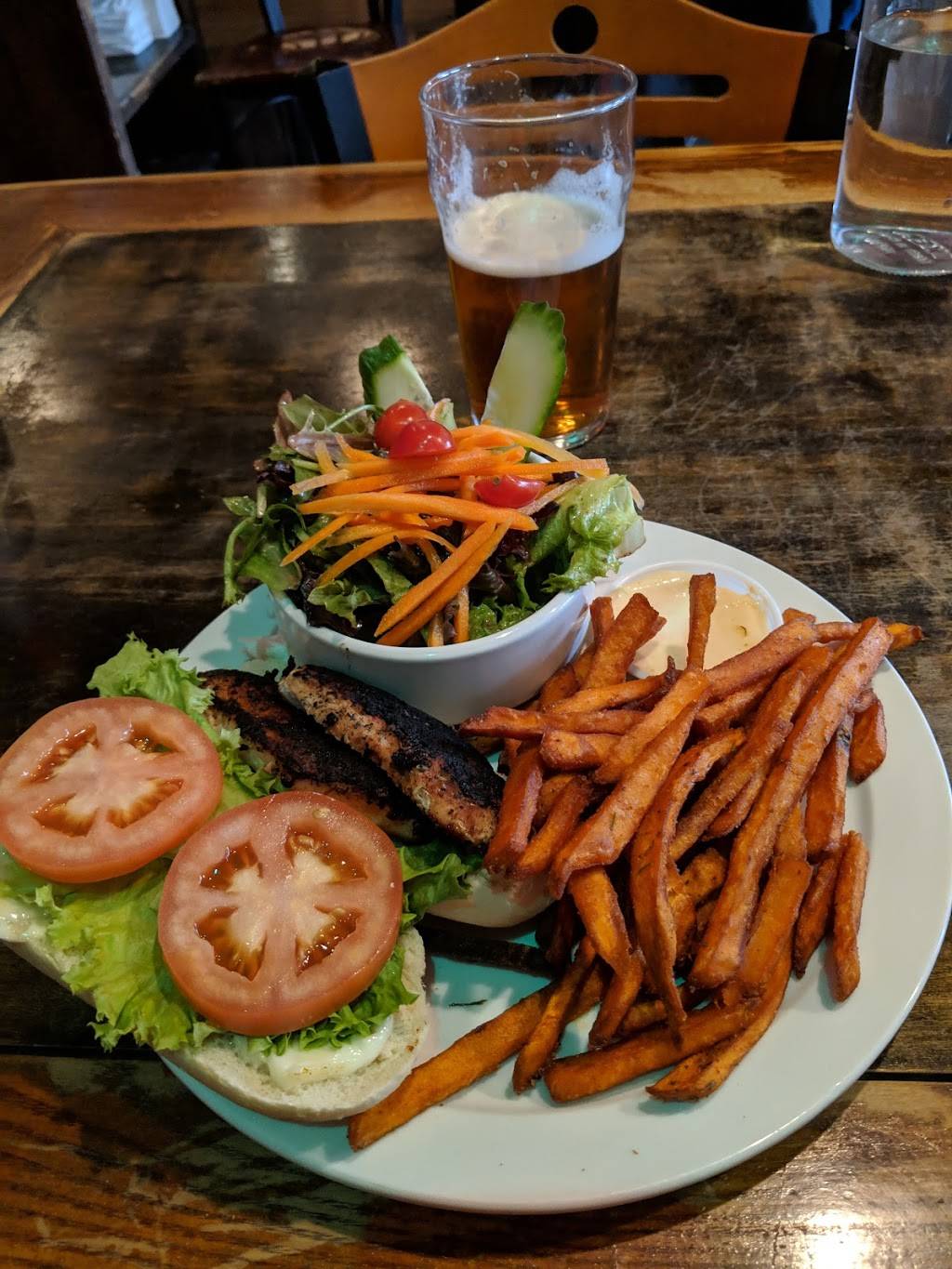 Hot Belly Mamas | restaurant | 378 George St N, Peterborough, ON K9H 3R2, Canada | 7057453544 OR +1 705-745-3544