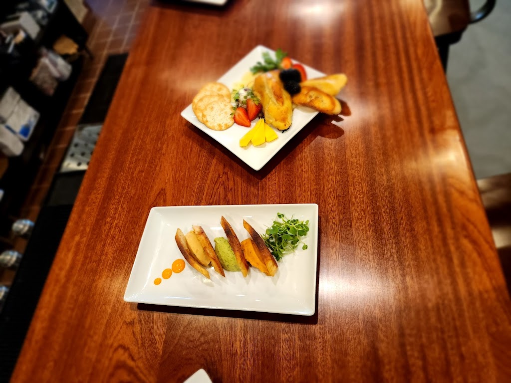 TAP Wine Lounge | night club | 1011 Del Paso Blvd, Sacramento, CA 95815, USA | 2793452909 OR +1 279-345-2909