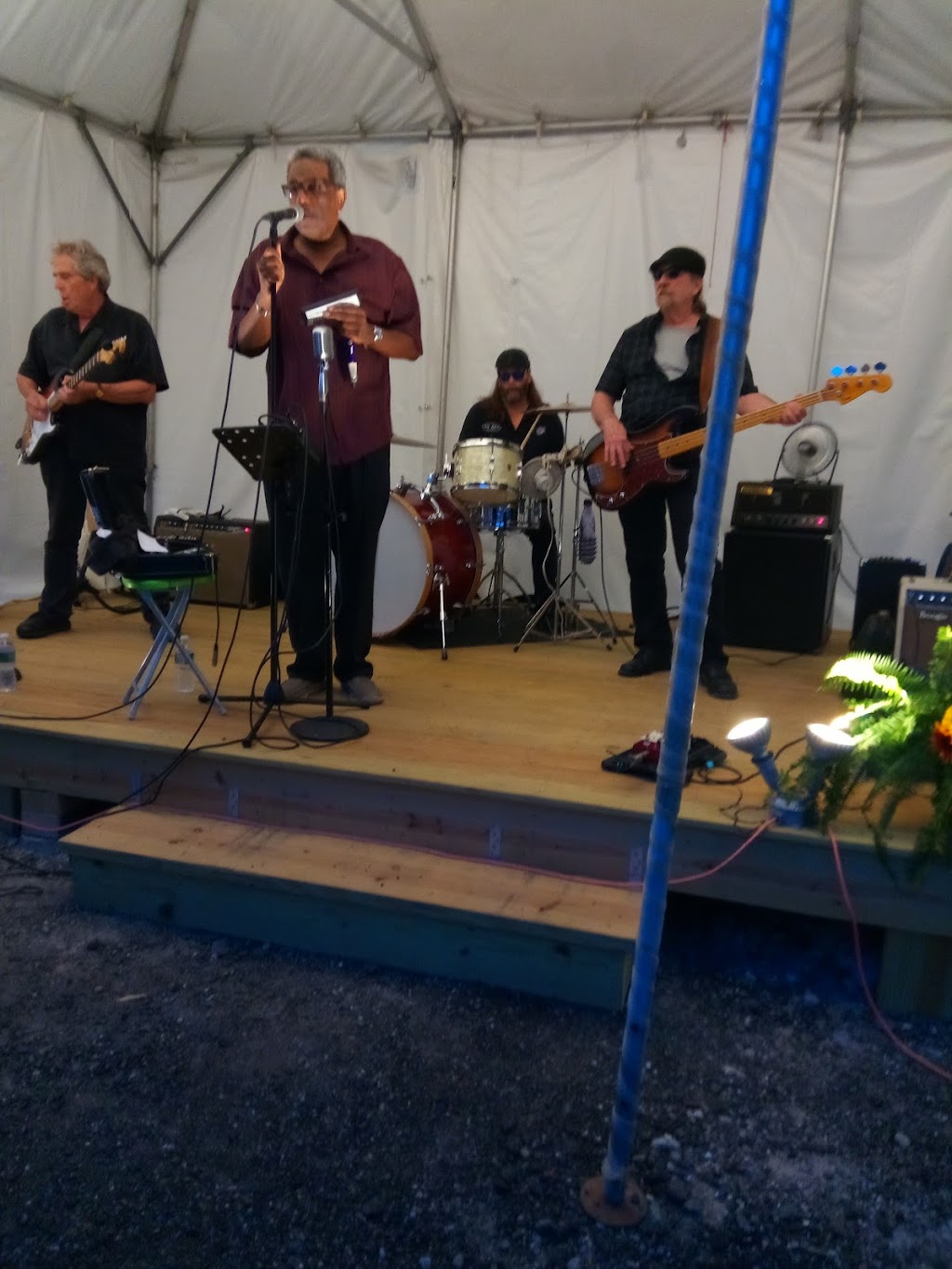 Doe E Duck Donuts | restaurant | 199 Belmont St, Brockton, MA 02301, USA | 5085839571 OR +1 508-583-9571