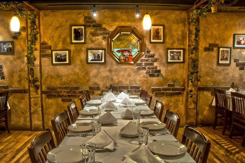 Barracos Pizza | restaurant | 3701 95th St, Evergreen Park, IL 60805, USA | 7082377110 OR +1 708-237-7110