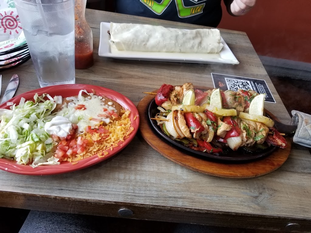 Rancho Loco Grill & Bar | restaurant | 25 Lake St N #105, Forest Lake, MN 55025, USA | 6519821665 OR +1 651-982-1665